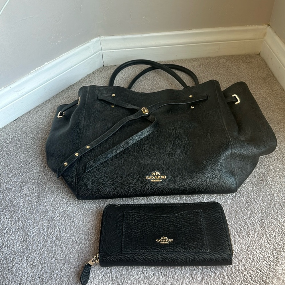 Coach purse with wallet
